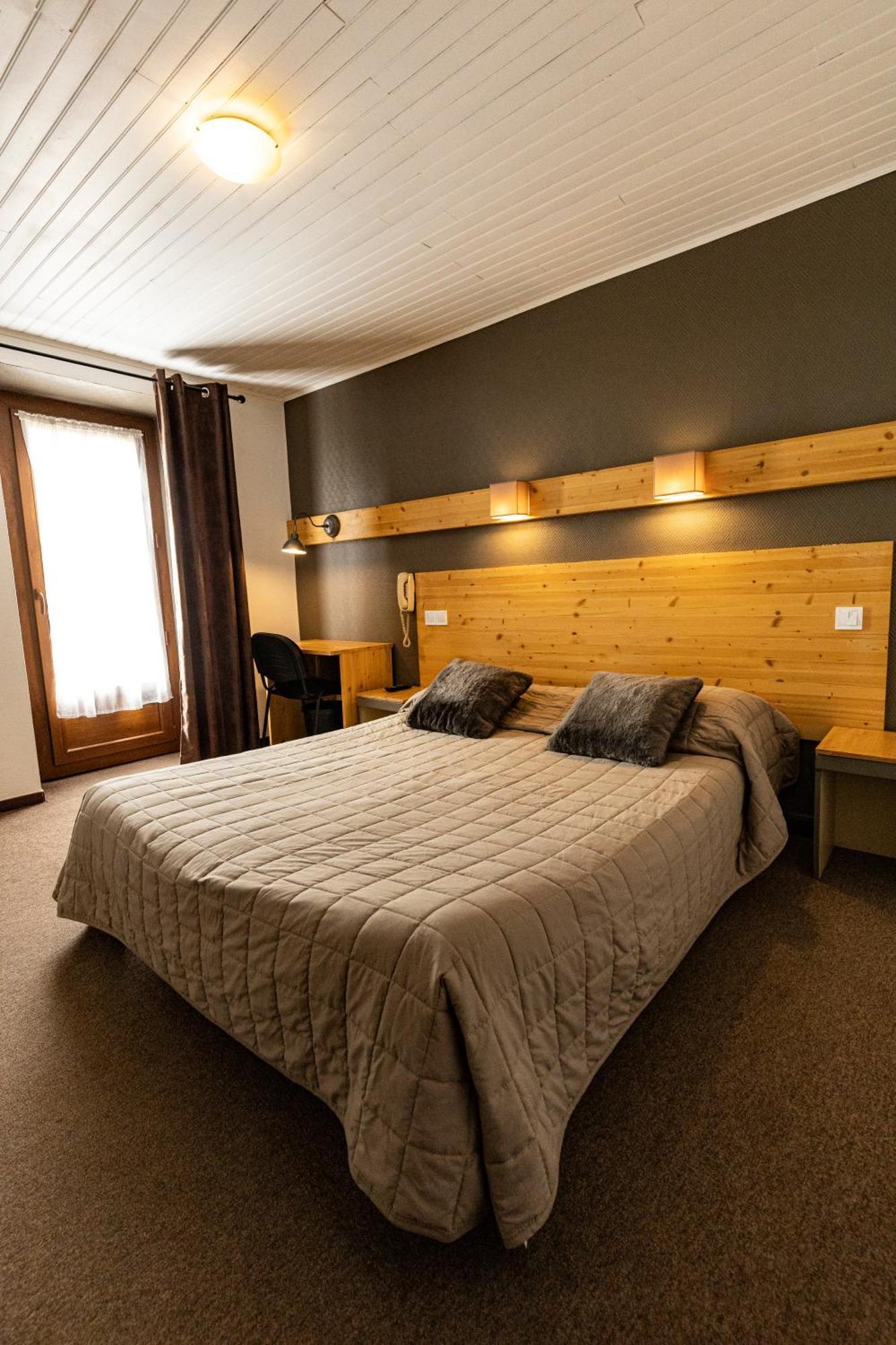 Hotel Le Coq D'Or Les Angles  Kültér fotó
